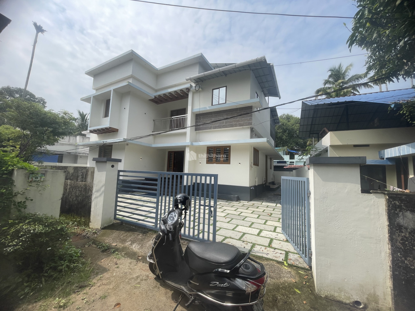 4 BHK Residential House for sale at Thonniyakavu Ernakulam