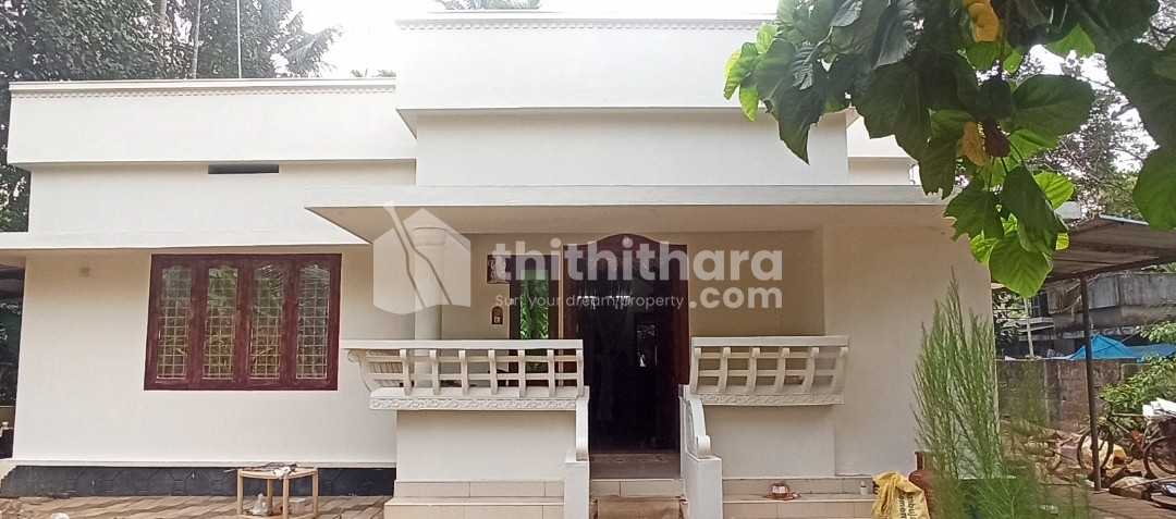 31 cent land with 1350sqft house for sale at Kandeshwaram, Irinjalakkuda