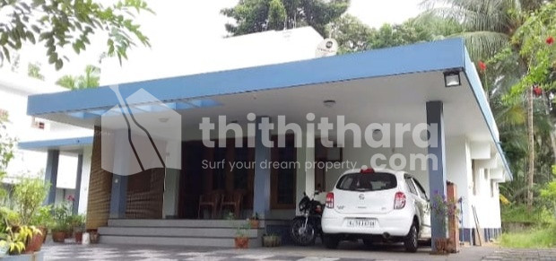 1700 Sq.Ft House with 21 cents land for Sale at Pallikkara, Payyoli