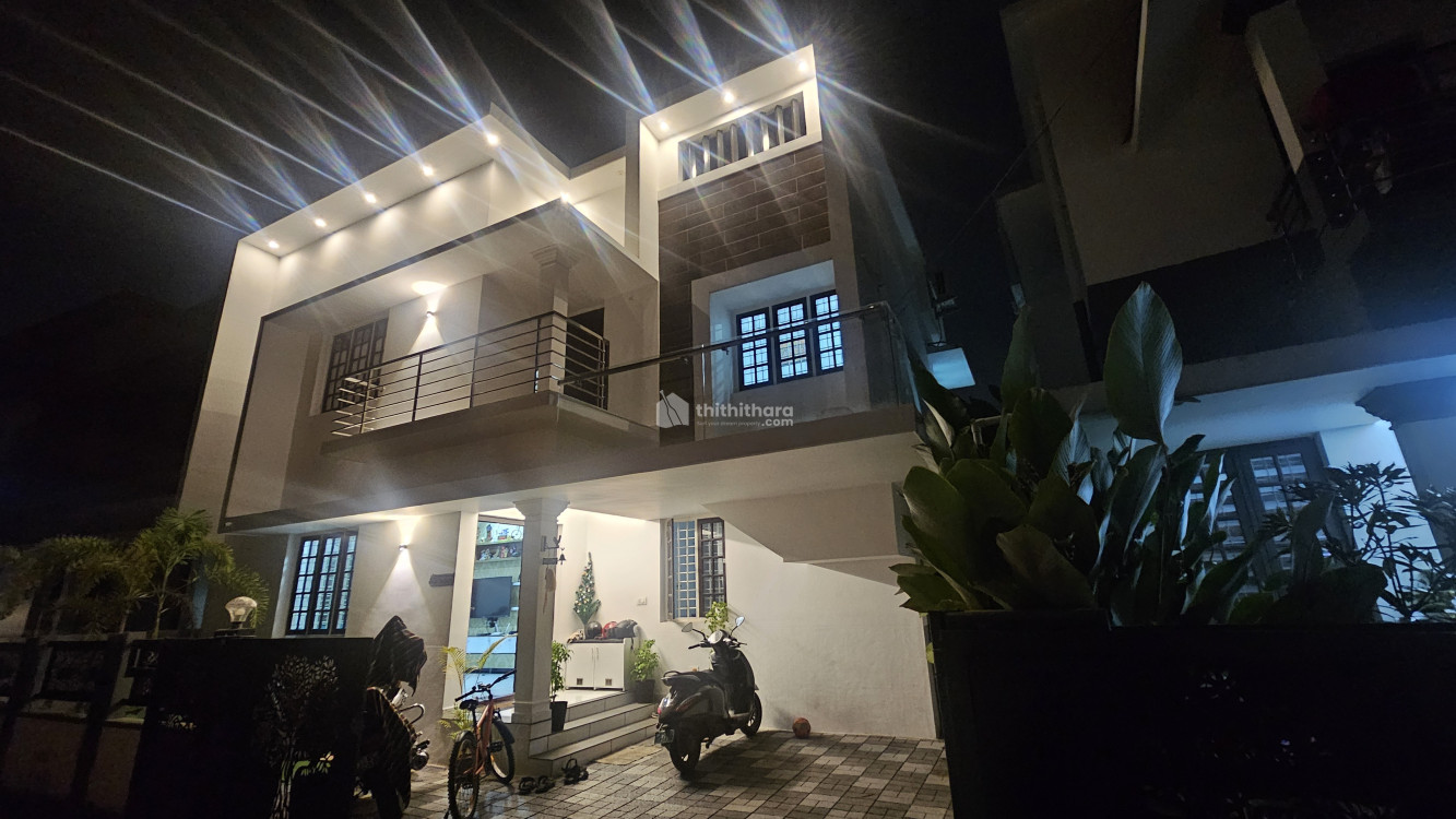 3 BHK Independent House for sale at Vytila Ernakulam