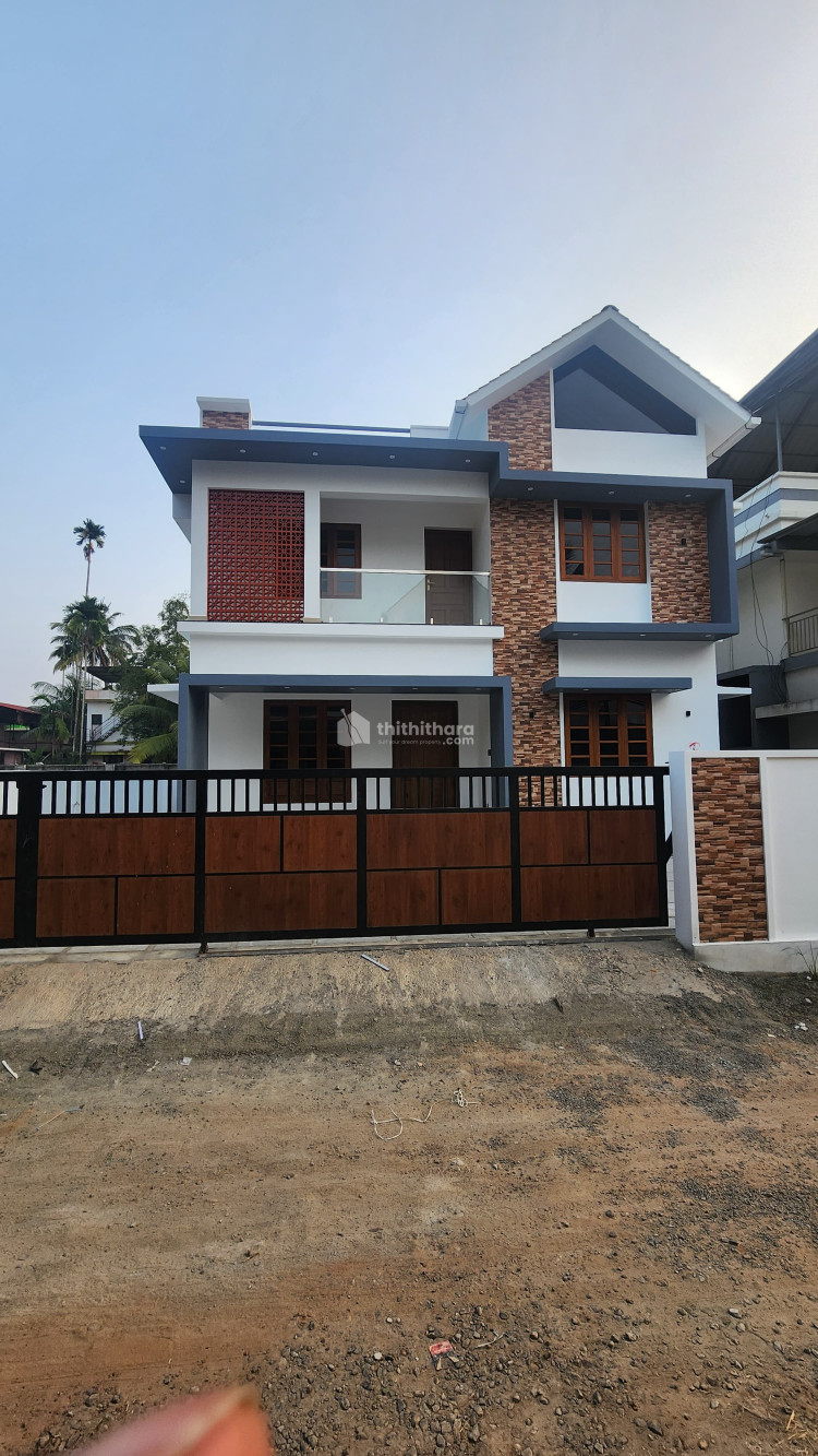 4BHK Independent  House available for Sale in Thripunithura Ernakulam