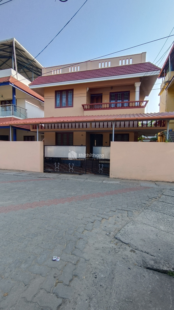 4 BHK Independent House available for Sale Vytila Ernakulam