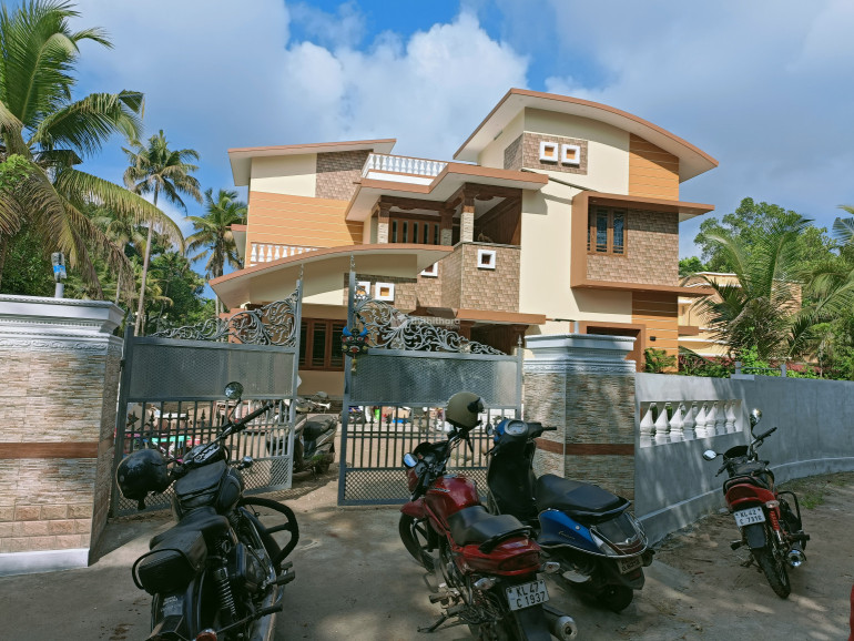 New home for sale at Kodungallur 