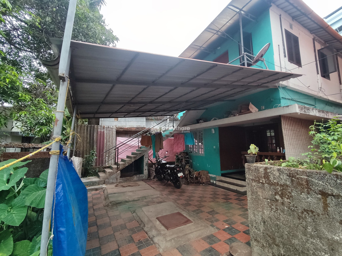 4 BHK Independent House available for Sale in Maradu Ernakulam