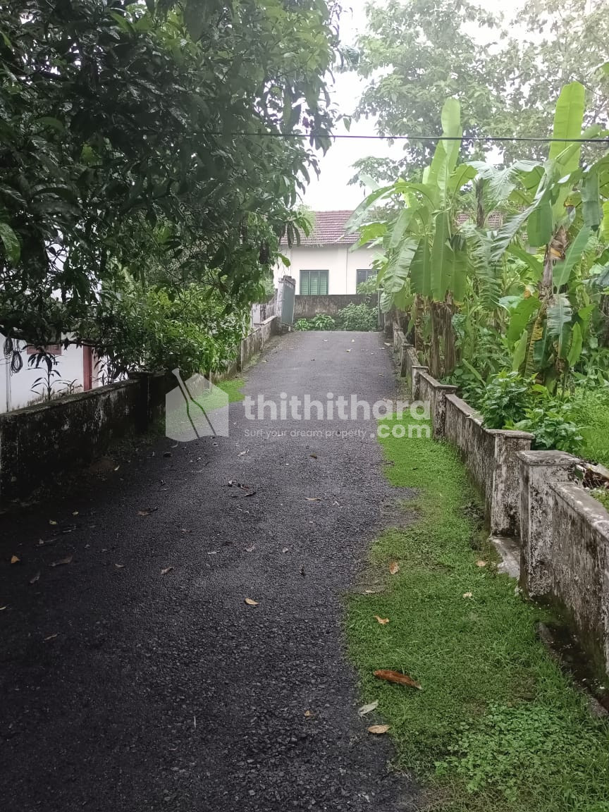 Land with house for sale at Vengalloor, Thodupuzha