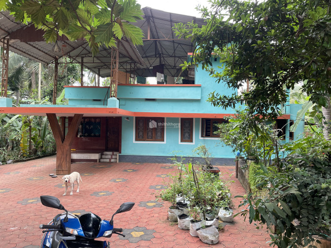 House and 60 cent land for sale at Chelakara, Wadakkancheri