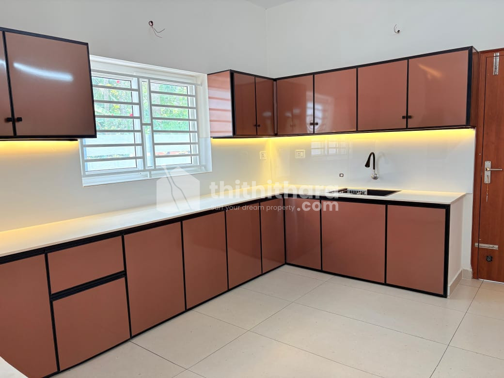 4 BHK posh independent villa for sale in Thrissur