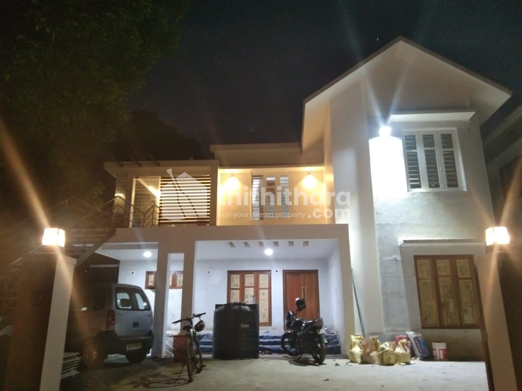 4 BHK Independent House available for Sale in Chittilapilly Thrissur