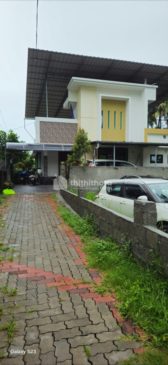  BHK Independent House for sale at Vyttila Ernakulam 