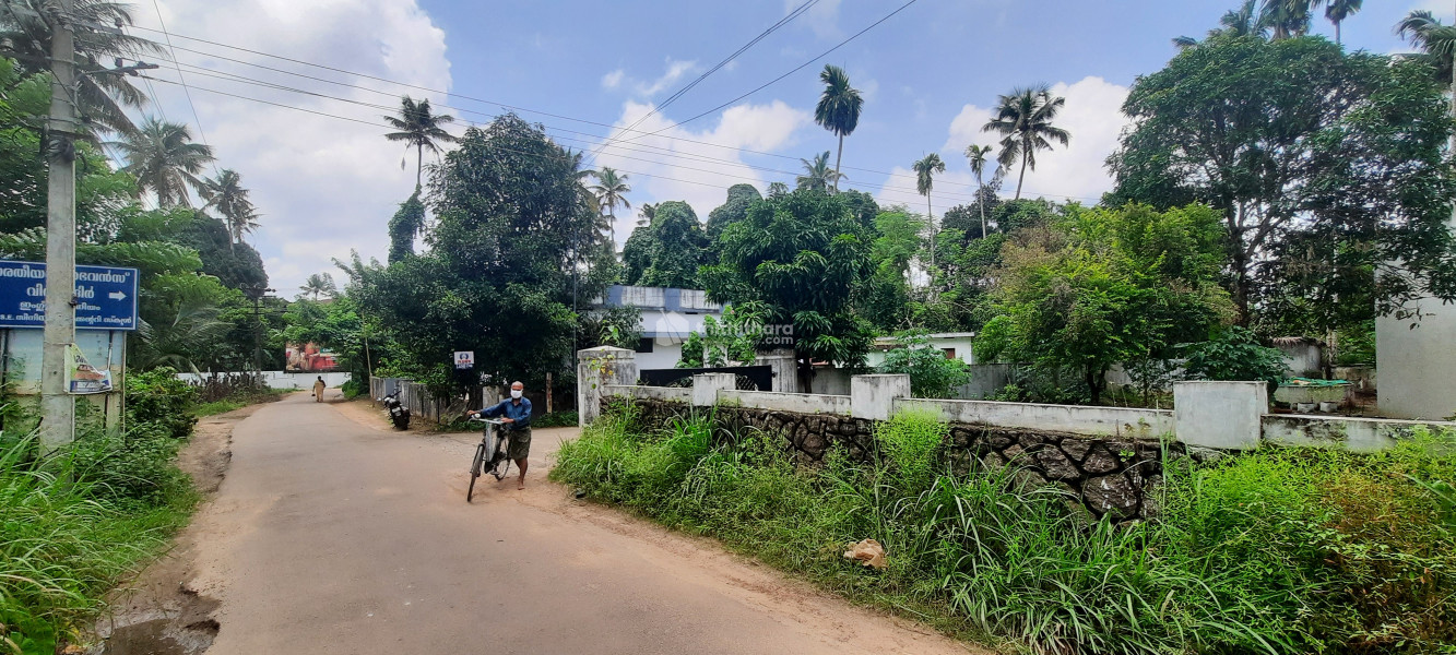 7.6 cent residential, well equipped residential land near kolothumpady, Irinjalakuda 