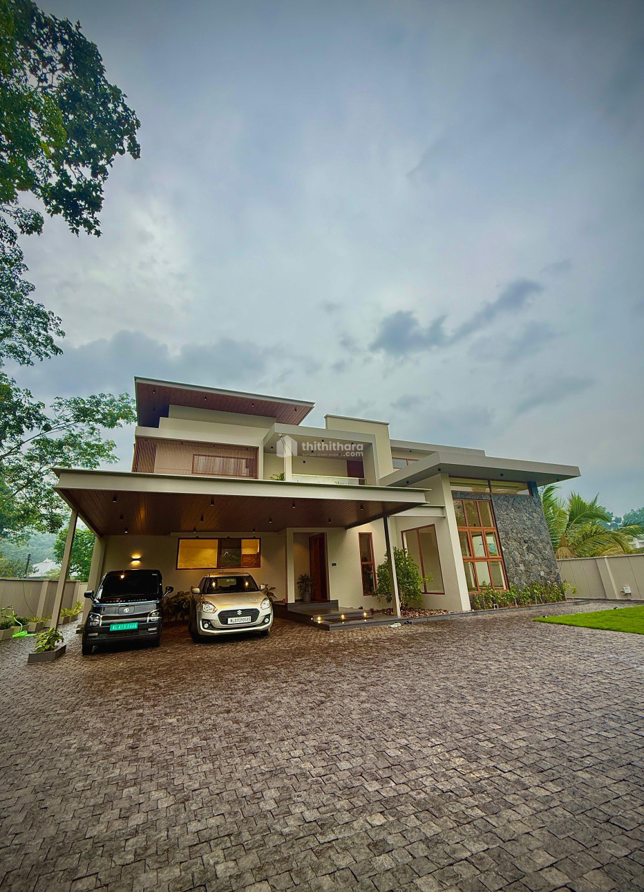 4 BHK Independent House for sale at Pukkattupady Ernakulam