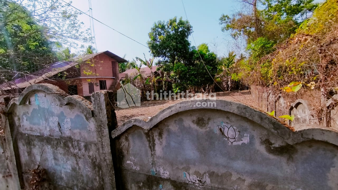 Residential land for sale in Muthuvara