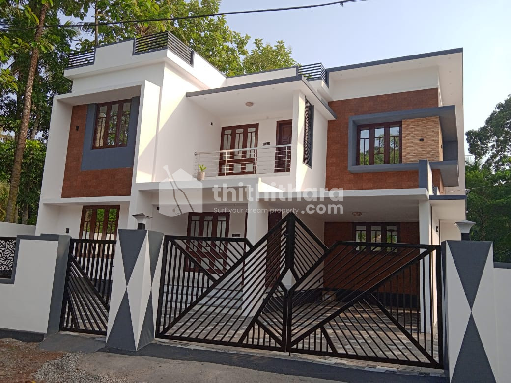 2200sqft house for sale at Ponakam, Mavelikkara