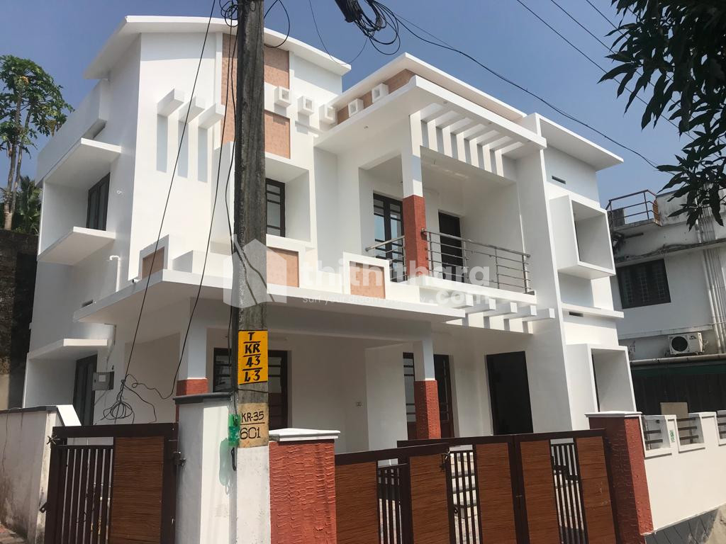 Urgent sale 3 BHK villa Ernakulam pukkattupady 