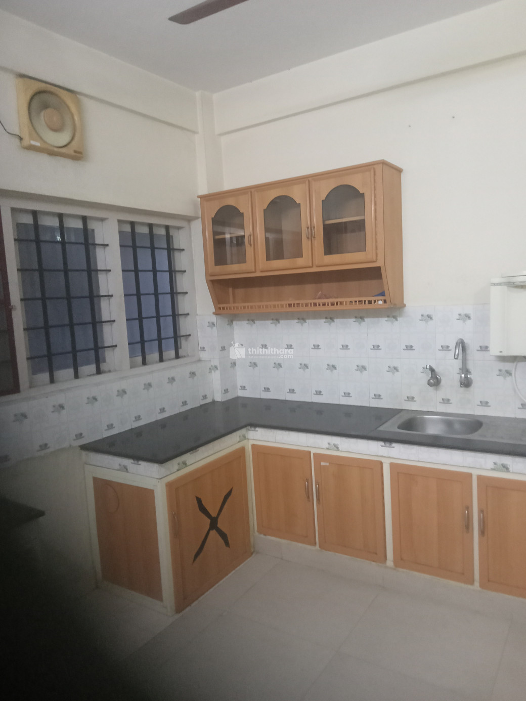 Flat or Apartment available for rent at MG road Thrissur 