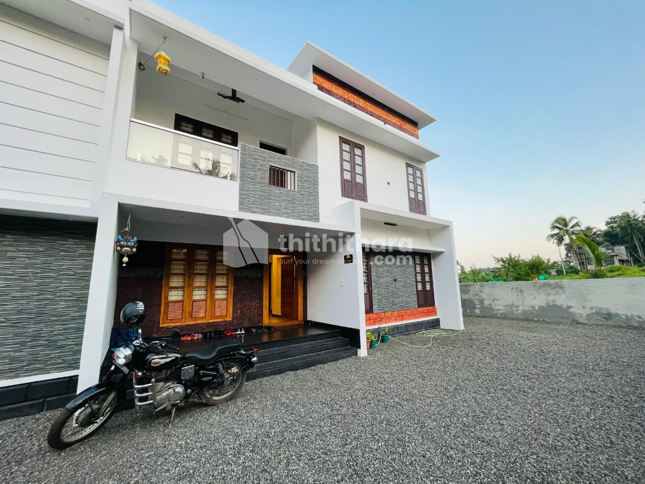 4 BHK Independent  House available for Sale in Thannikudam Thrissur 
