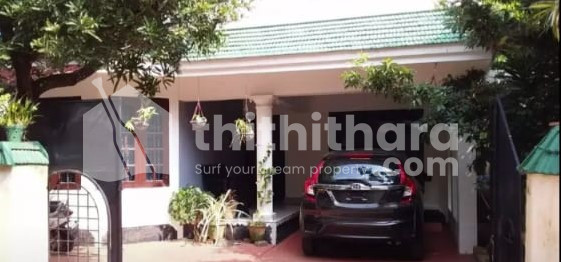 Independent House 2600sqft 300 mtr from Metro station and Highway