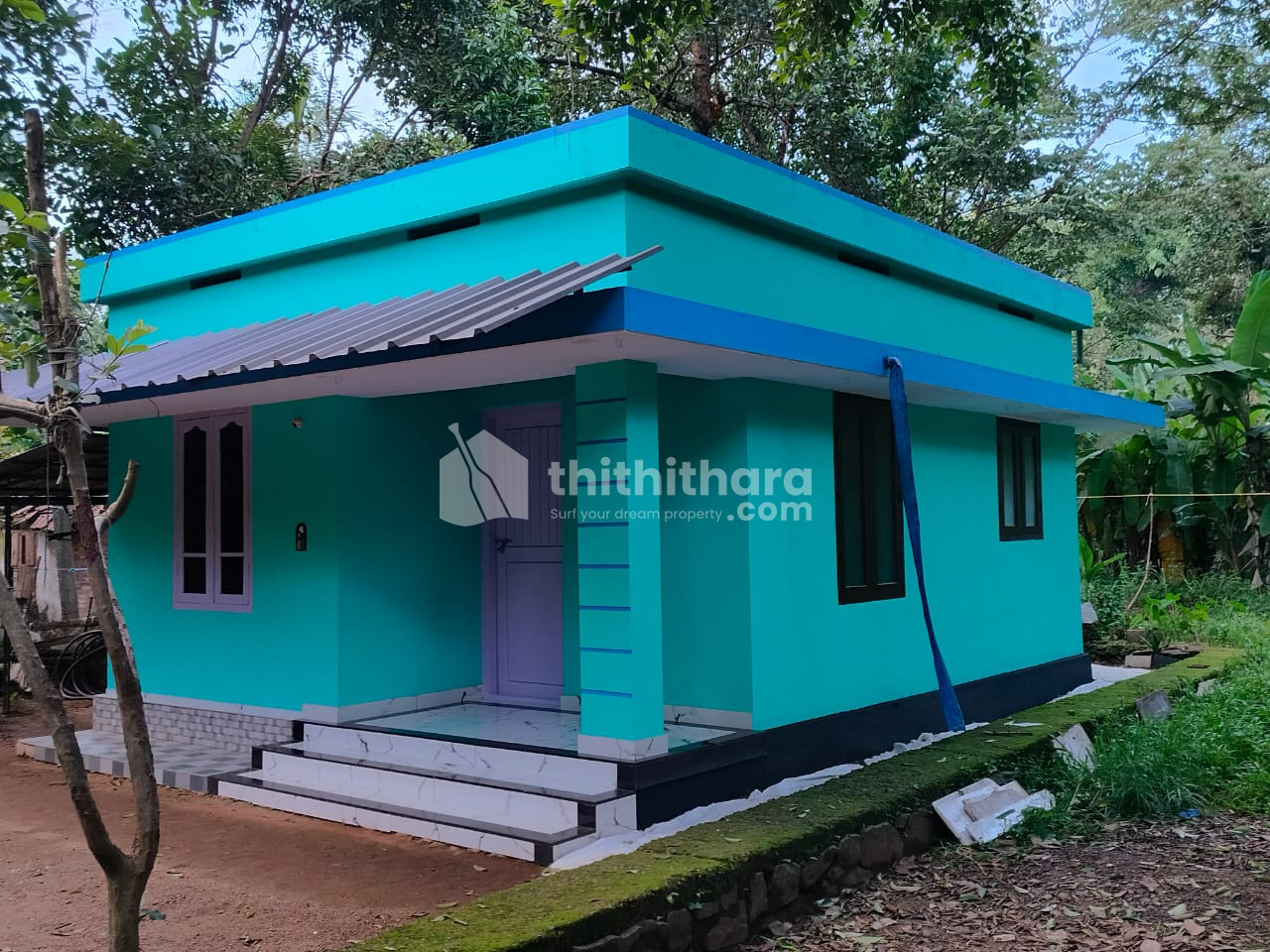 House for sale at Thiruvairanikulam, Aluva