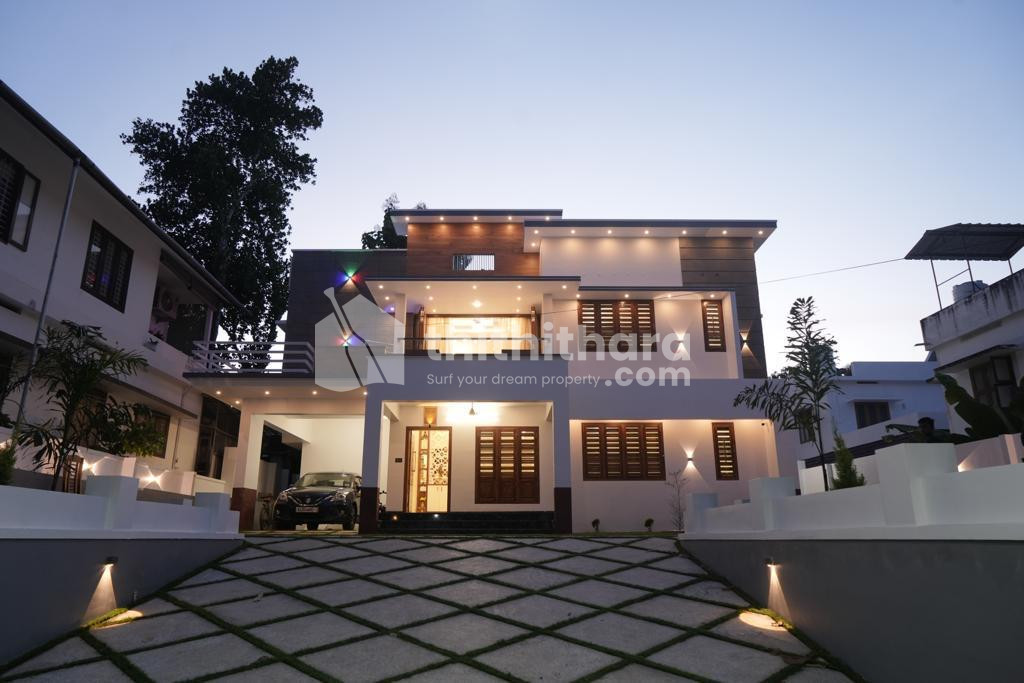 4BHK Independent House Available for Sale in Kumaranellur Kottayam