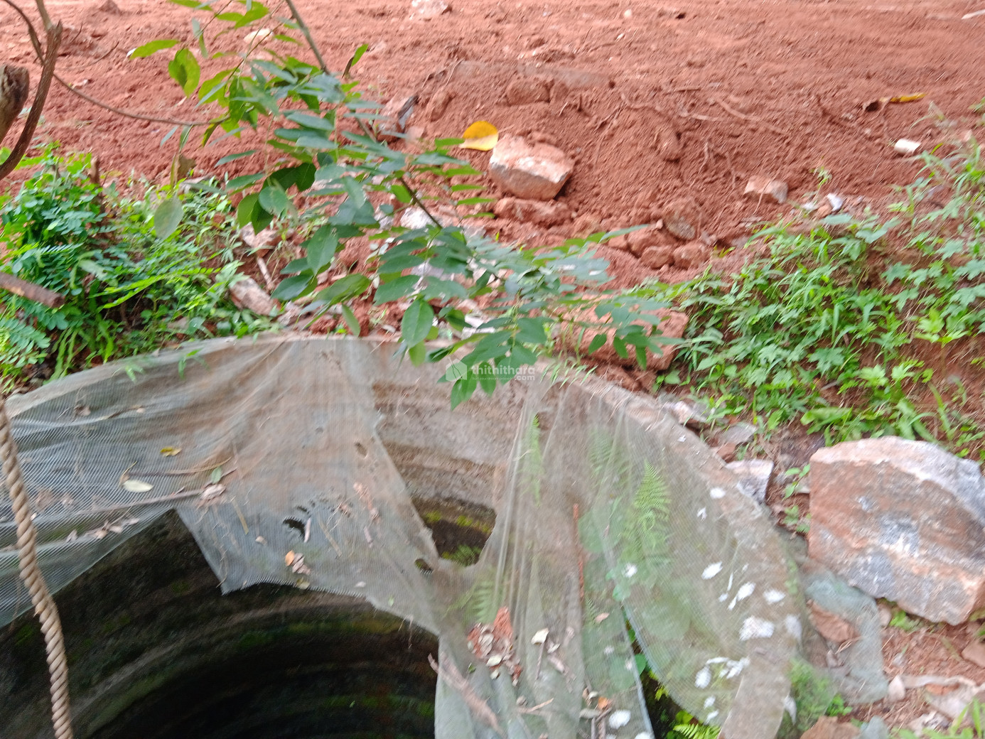 House plot for sale in Poyilthazham, Kunnamangalam